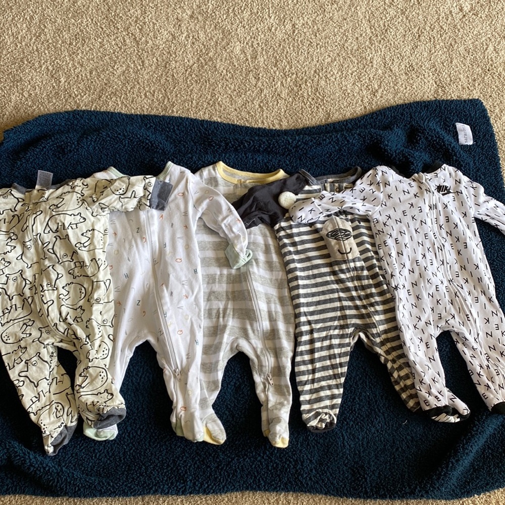 Lot of 5 footed sleepers-size 0-3mo